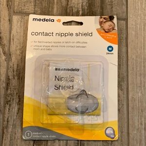 NWT Medela contact nipple shield, medium 24 mm